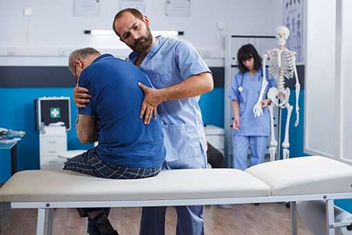 Chiropractor provides aid to patient